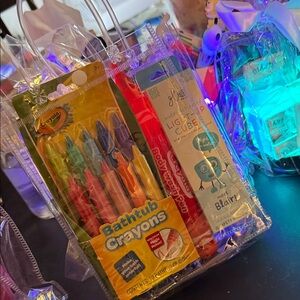 Bath set / gift bag Crayola Bath Crayons with bath pen / 4 light up water💧 cubes